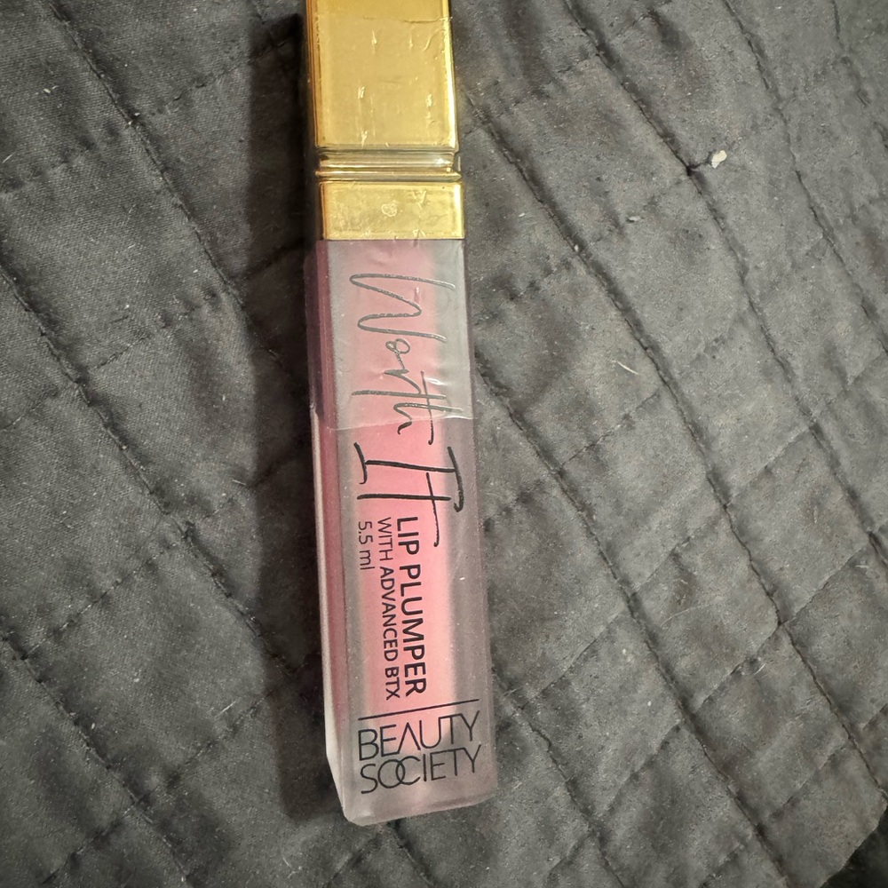 Younique Lip Plumper - Soft Pink with Gold Cap